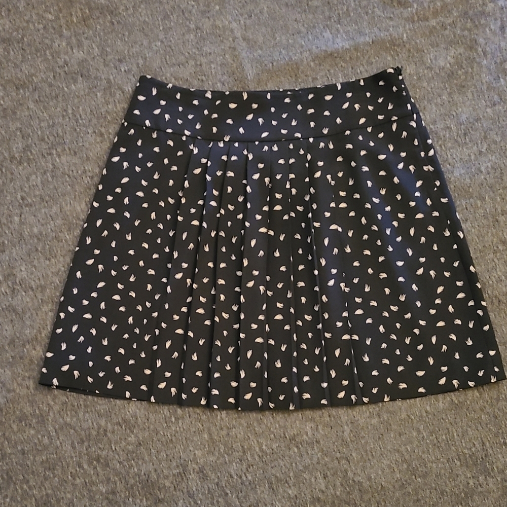 Ann Taylor Loft Black Print Side Zip Pleated Lined Mini Skirt - Size 4